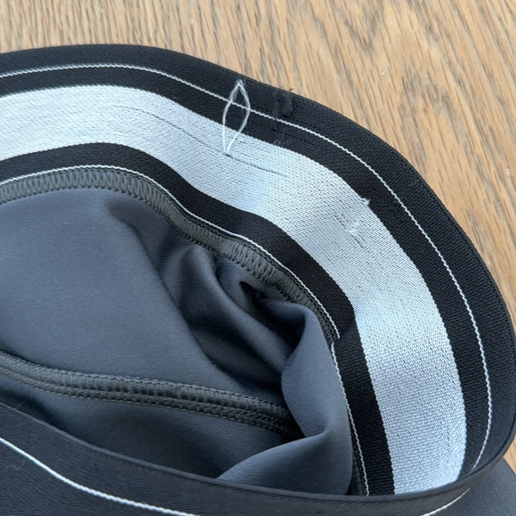 Alo airlift leggings in grey - Picture 2 of 4